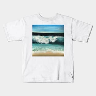 Crashing wave on beach Kids T-Shirt